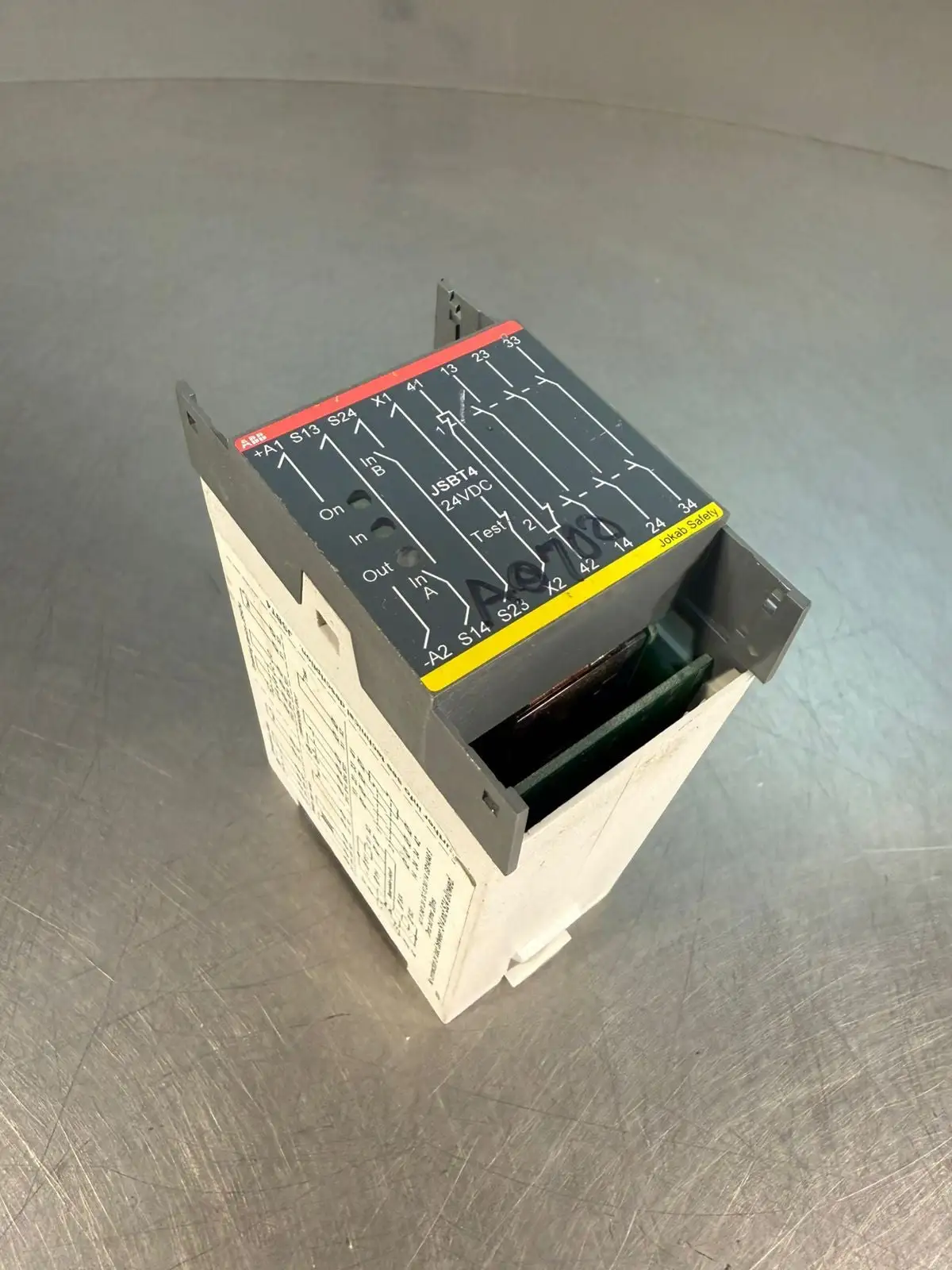 Abb 2TLA010004R0000 JSBT4 Safety Relay 24Vdc (3.1.1)