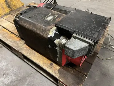 USED FANUC MOTOR A06B-0759-B300 #3100