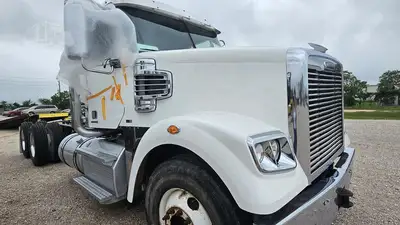 Used 2012 FREIGHTLINER CORONADO 122 SD Cab Chassis trucks Texas US | Roll Off Truck World #1491756