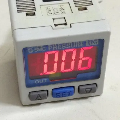 USED SMC ZSE30-01-65