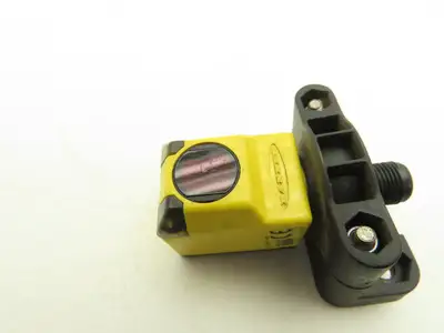 Banner Q25SP6LPQ Right Angle Base Mount Retroreflective Sensor 10-30VDC Lot of 5