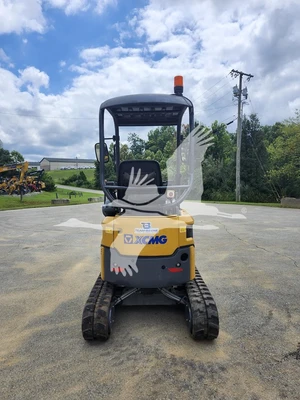 USED 2021 XCMG XE18U