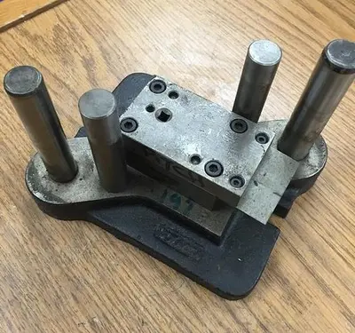 1994-390 Stamping Press Tool & Die Set to Make Square and Pin Findings