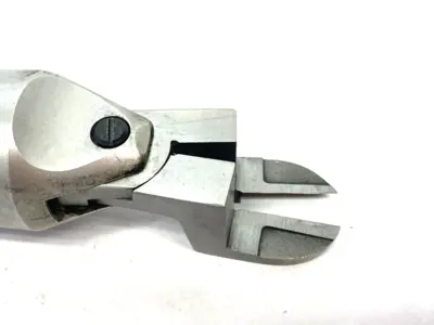 USED VESSEL HAND HELD AIR NIPPER W/ BOTTOMING ANGLE BLADES