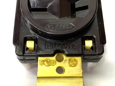 New | in-Stock Hubbell Brown Straight Blade Single Receptacle 2-Pole 3-Wire 250V 20A Electrical Fittings Michigan US | Maverick Industrial Sales #1402537