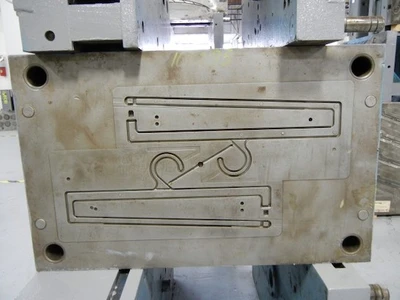 Hanger 14"