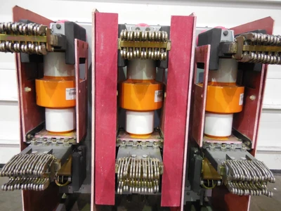 Used Siemens 05-GMI-350-3000-78 Circuit Breakers Ohio US | Equipment Recovery Corp. #1329701