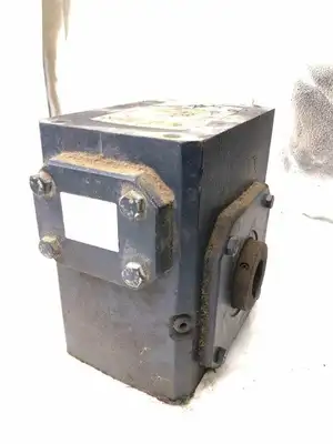 Grove Gear Ironman CR8320507.23 Right Angle Worm Gear Speed Reducer 50:1