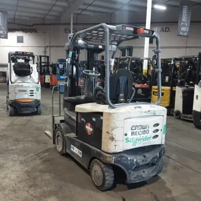 USED 2021 CROWN FC5225-50