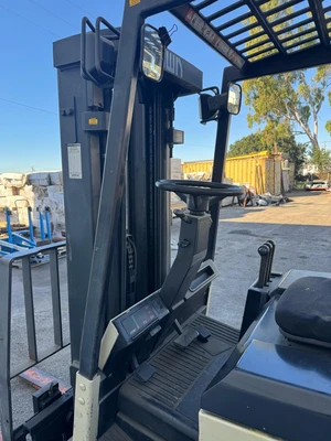 Crown 50-FCTT-188 5,000 LBS Electric Forklift 188" Height Side Shifter