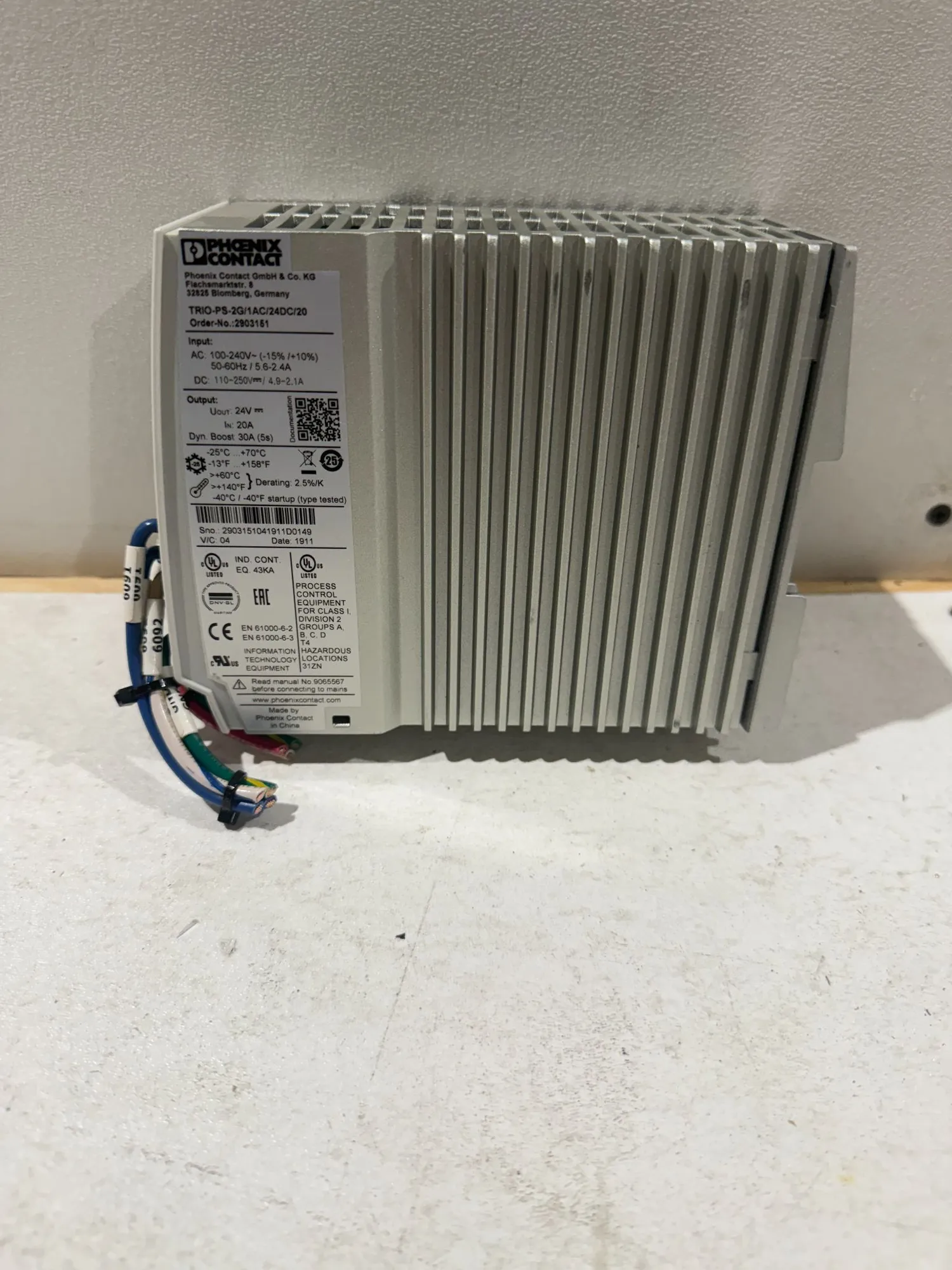 NEW PHOENIX CONTACT TRIO-PS-2G/1AC/24DC/20