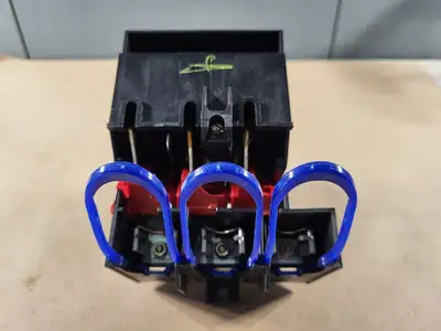Disconnect Switch w/ 3 Times 30 Amp Fuse JDL30