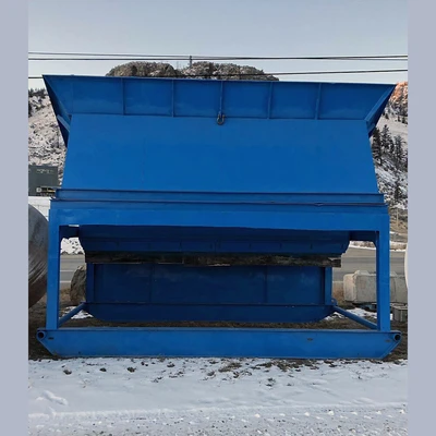 25 yard Hopper and Belt Feeder