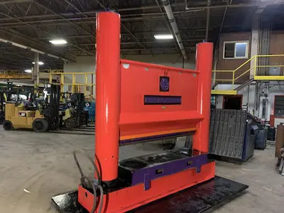 USED BLACK CLAWSON ROLL SPLITTER