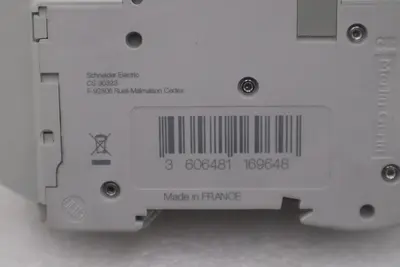 NEW OPEN BOX SCHNEIDER M9F42104 CIRCUIT BREAKER MULTI 9 277V STOCK G907A