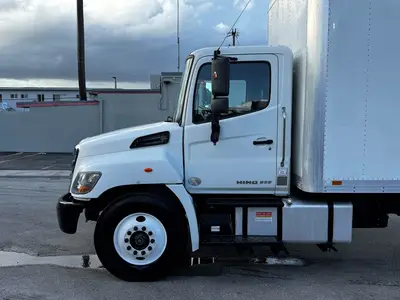 Used 2019 HINO 268 Box trucks Florida US | Truck and Van Outlet #1509125