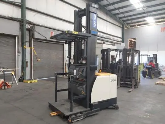 Used 2019 CROWN SP4050-30 Order Pickers | Russell Equipment #724722