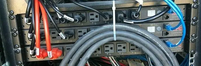 APC SWITCHED RACK PDU 885-1890