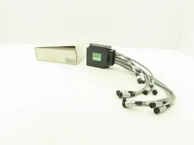 Idec BX5T-NS2Y Servo Power Supply 24VDC 10-Cable Terminal Breakout Box Module