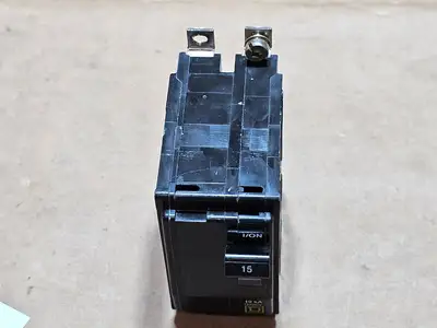Used SQUARE D QOB215 Switchgears British Columbia CA | Lenmark #1438630