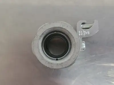 3/4" Straight Liquid Tight Connector w/ Ground Lug (Bag of 4)