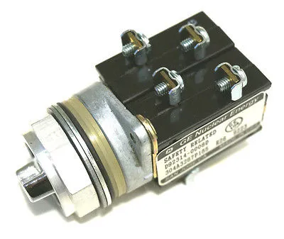 NEW GENERAL ELECTRIC D92314-0008D SELECTOR SWITCH CR304A3287P185
