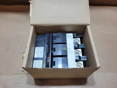 NEW SQUARE D QOB3150VH