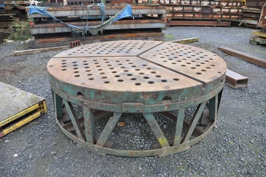 USED ROUND TABLE Ø 2400 MM