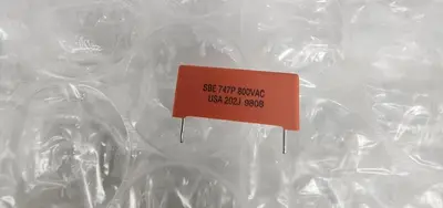LOT OF CAPACITORS