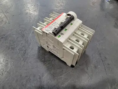NEW ABB S203UP-K25A