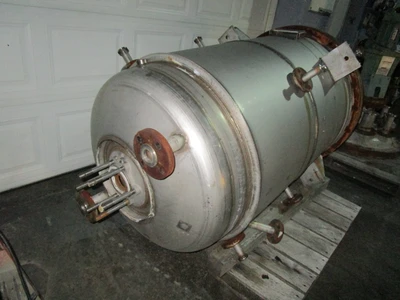 175 gallon Stainless Steel Reactor, 100 psi, 100 psi