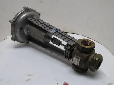 Siemens Flowrite 8" Pneumatic Valve Actuator 1-1/2" Bronze 3-Way Mixing Valve