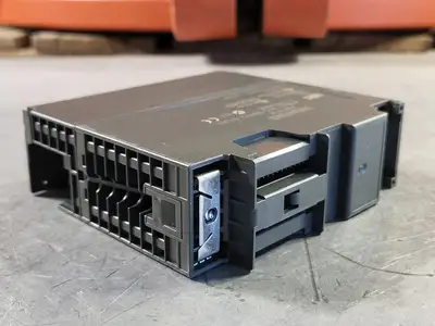 NEW SIEMENS 6ES7321-1BH02-0AA0