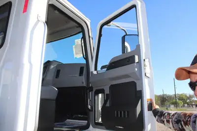 New | in-Stock 2027 MACK MD7 Rolloff Trucks Texas US | Roll Off Truck World #1491883