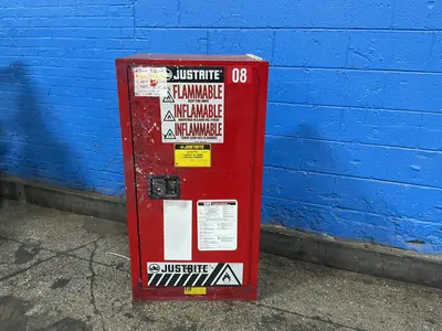 Used JUSTRITE _UNKNOWN_ Cabinets Ohio US | HGR 24 #1456158