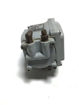 Masoneilan Dresser 8005A Valve Positioner 23 PSI Supply