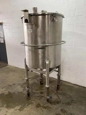 Lidded Cone-Bottom Tank