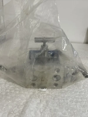 NEW Hy-Loc M3V2FTV