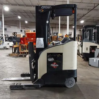 USED 2018 CROWN RR5725-45