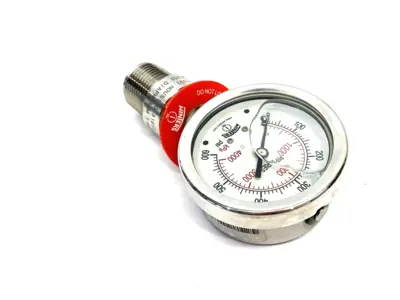 USED WINTERS STAIN. STEEL LIQUID FILLED GAUGE, D15992T FLUSH MOUNT DIA. SEAL