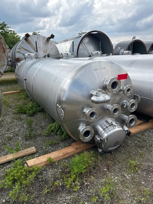 STAINLESS TANK, INC. _UNKNOWN_ Tank S/S -2000 To 3999 Gal. (H=height, L=length) | Perry Equipment (1)