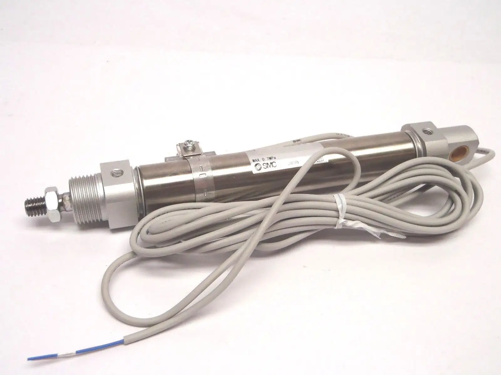 USED SMC ROUND BODY CYLINDER CM2/CM3