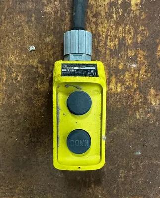 Electric Pallet Lift Platform
