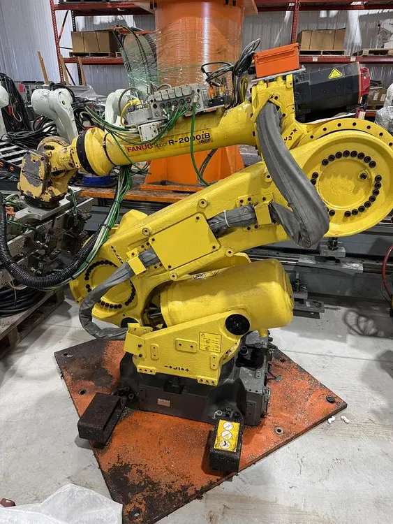 Used 2013 FANUC FANUC R-2000IB/165F Robots Michigan US | Aucto #1333541
