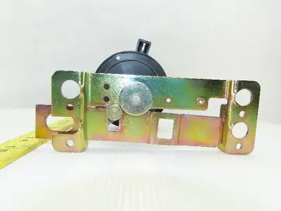 Siemens ITE ED4 Circuit Breaker Operator Mechanism W/CRHOH Rotary Handle