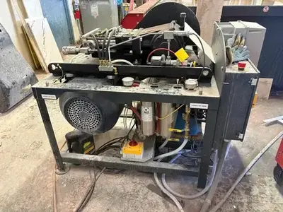 USED 2024 OMAX MAXIEM 2040