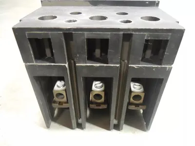 ABB UXAB 727131 R 103 Circuit Breaker 20 Amps 480VAC Used