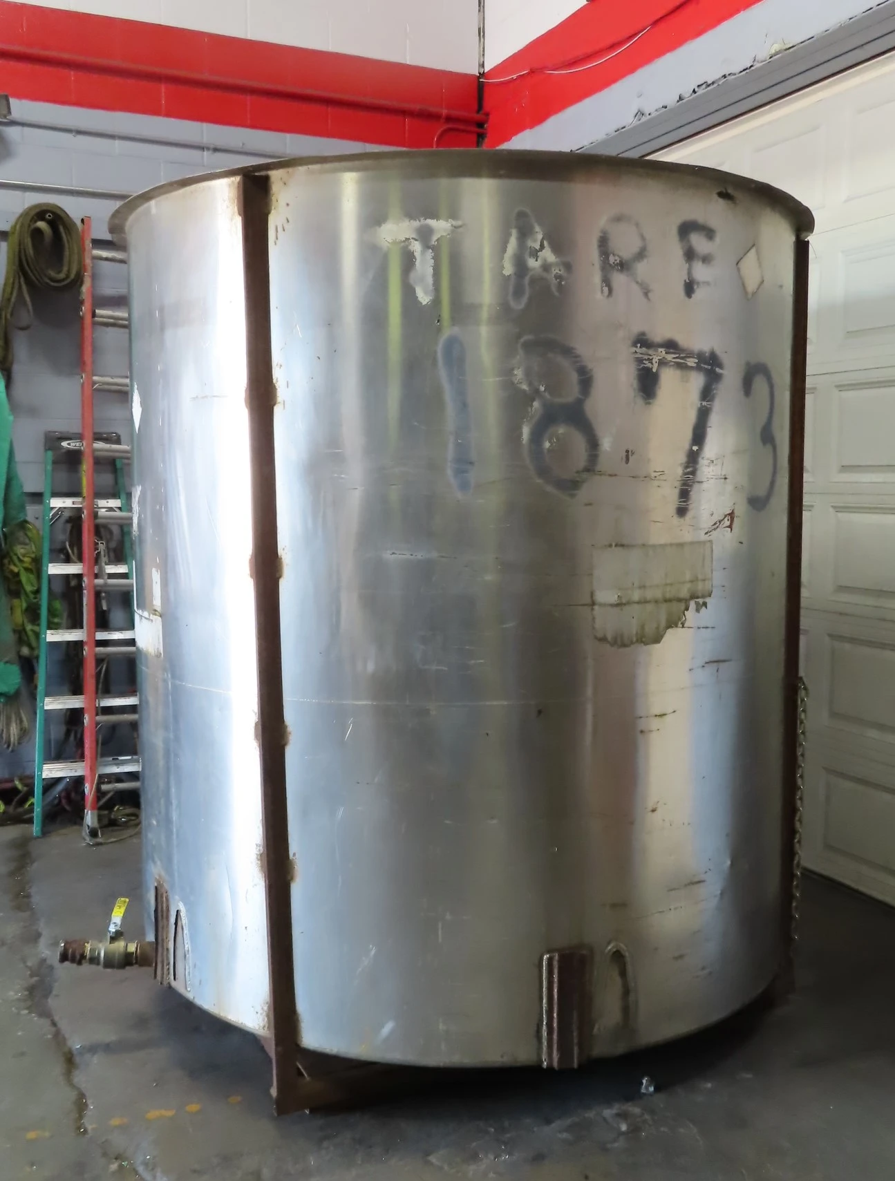 1,500 gallon Stainless Steel Tank