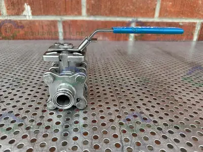 USED FNW FIGURE 330A STAINLESS STEEL BALL VALVE W/ 3/4" SANITARY FITTING