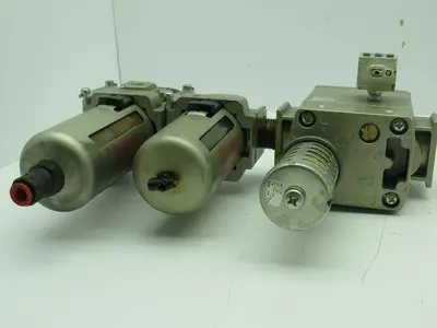 SMC AV500-N06-5DZ Valve 24VDC W/AFM40-N06D-Z Valve 150 PSI W/AW40-N06-Z 125 PSI